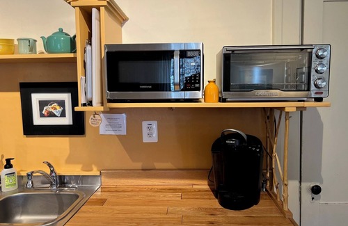 Hancock Apartment | Delightful 1-bedroom apartment with WiFi in charming Hancock