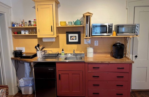 Hancock Apartment | Delightful 1-bedroom apartment with WiFi in charming Hancock