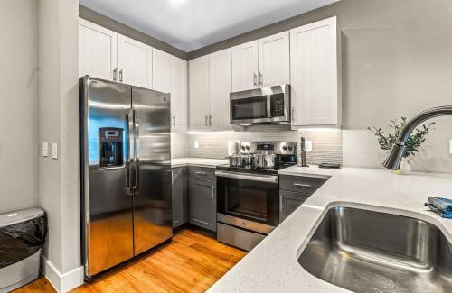 Fort Worth Apartment | Delightful 1BD 1BA Beautiful Pool in Fort Worth