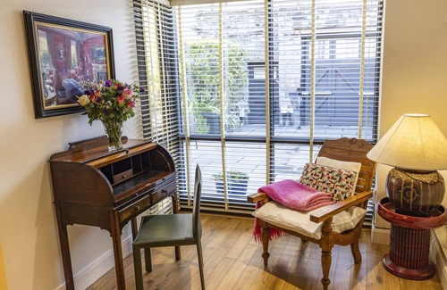 Grand Canal Dock Apartment | Delightful 2 Bedroom Apartment 10min walk from St Stephen's Green