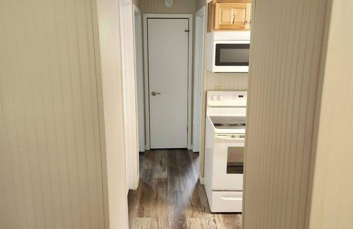Woodbine Apartment | Delightful 2-bedroom apartment with AC in Rockholds. It's a true retreat!
