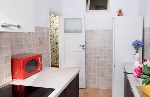 Ostiense Apartment | Delightful apartment adjacent to the metro and the basilica of St. Paul