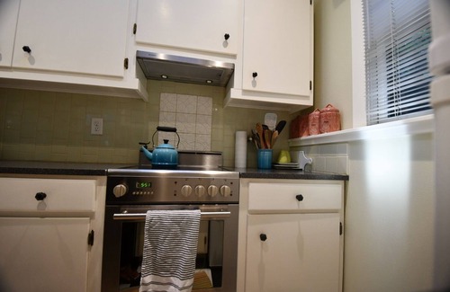 West Eugene Apartment | Delightful Cottage in Central Eugene