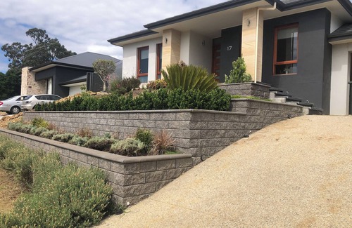 Craigburn Farm House | Delightful family house opposite a reserve and 20 mins to the city and beaches.