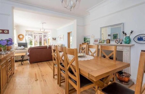 Belfast Central District Apartment | Delightful Family Home