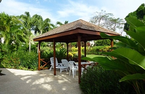 Gibbs Bay Villa | Delightful garden villa, realistically priced, 3mins to Gibbs or Mullins beaches