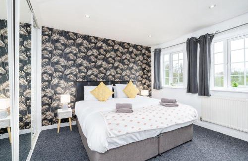 Sherburn in Elmet Apartment | Delightful House with Garden