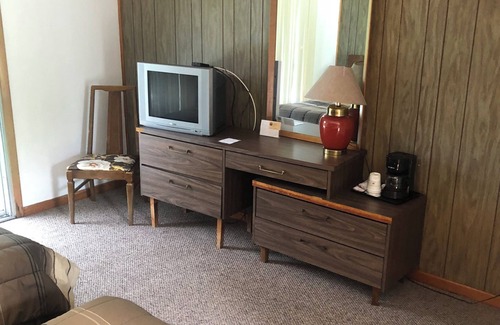 East Durham Hotel | Delightful Motel room in the Mountains East Durham with AC, Dogs Friendly 2 max