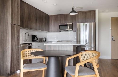Pentagon City Apartment | Delightful Pentagon City 1BR w/Pool & Gym, nr Downtown, by Blueground