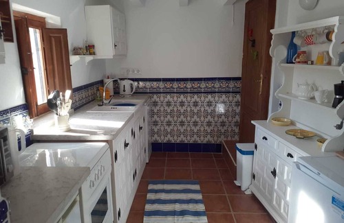 Lubrin House | Delightful Rural Cottage with pool.