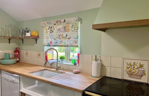 Beccles Cottage | Delightful rural country cottage, Great for families and groups, large garden and a big hot tub!