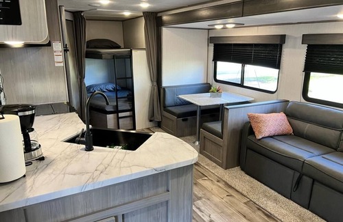 Southeast Orlando House | Delightful RV brand new 2022! 9 minutes from Orlando airport.