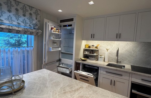 Ocean Grove House | Delightful Seaside Cottage blocks from the beach in Ocean Grove. Sleeps 2