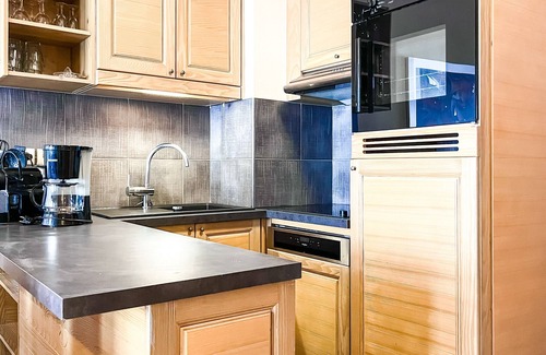 Flaine Apartment | Delightful South facing 2-bed apartment with fireplace