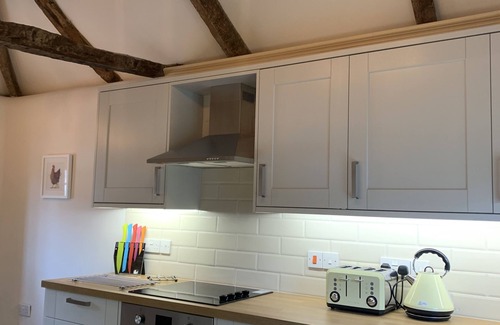 West Knighton Cottage | Delightful thatched cottage in beautiful sleepy Dorset village and countryside