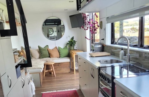 Mosgiel House | Delightful Tiny Home with a whole lot of space