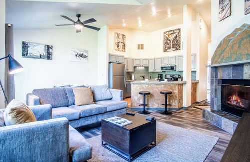 Hailey Condo | Della View 2BR condo - In the heart of Historic downtown Hailey!