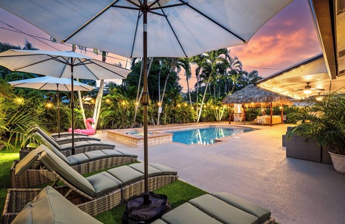Tropic Palms House | Delray Family Retreat - Heated Pool - Hot Tub - Sauna - Cold Plunge - Games Room
