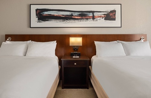 Minneapolis Hotel | Delta Hotels by Marriott Minneapolis Northeast