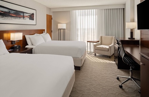 Minneapolis Hotel | Delta Hotels by Marriott Minneapolis Northeast
