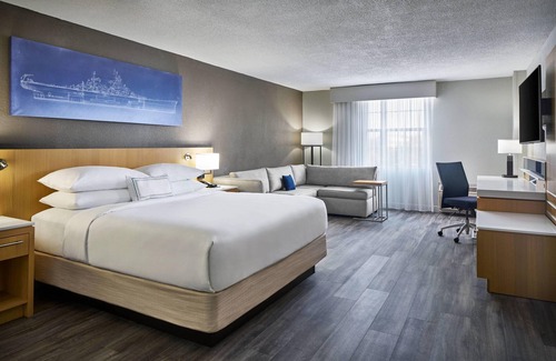 Norfolk - Virginia Beach Hotel | Delta Hotels by Marriott Norfolk Airport