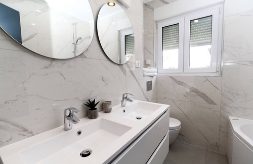 Bidol Apartment | Delux apartment with terrace in the center of town for 6 people