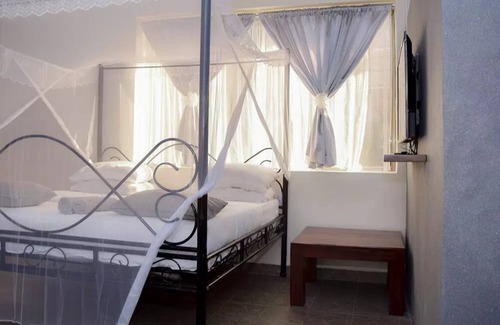 Kireka Apartment | Deluxe 2-Bed Apartment with Swimming Pool