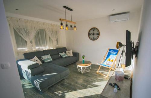 Baska Voda Apartment | Deluxe 2 bedroom apartment with sea view