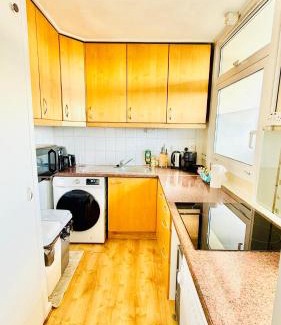 Oval Apartment | Deluxe 2B City View Appartment