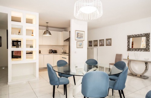 St. Andrew's Apartment | Deluxe 3 BR Oasis With Pool Next to St Julians