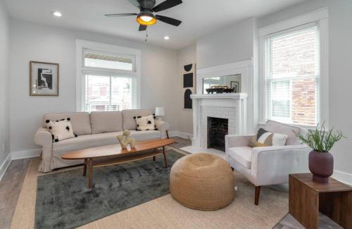 Mount Auburn House | Deluxe 4-Bedroom w Huge Deck 3-Min to Downtown