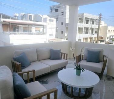Geroskipou Apartment | DELUXE APARTMENT