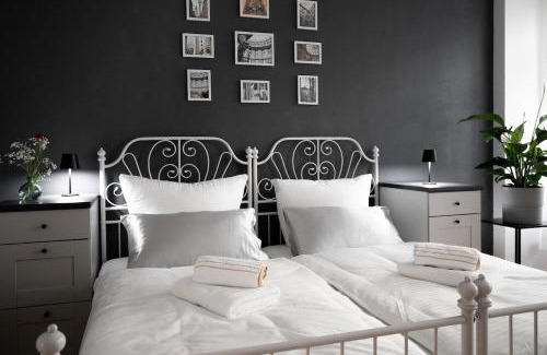 Nordwest Apartment | Deluxe apartment with balcony near stadium & city