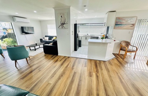 Goodwood Heights House | Deluxe Beauty House near Auckland Airport and City