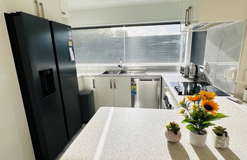 Goodwood Heights House | Deluxe Beauty House near Auckland Airport and City
