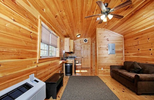 Spring Mills Cabin | Deluxe Cabin 69 w/4 Beds