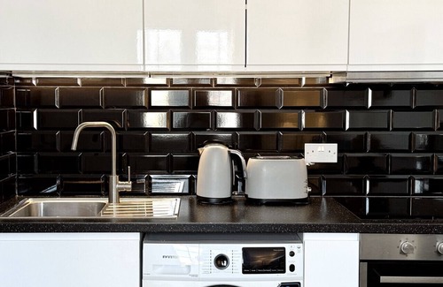Gibraltar Apartment | Deluxe City Centre 2 Bed Apt w/Private Balcony