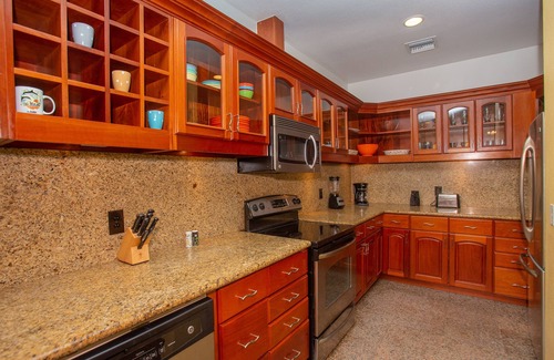 Lawson Rock Condo | Deluxe Condo w/Massive Patio Lawson Rock - Yellow Fish 211