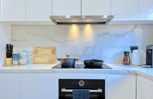 Ringwood House | Deluxe Contemporary Townhouse
