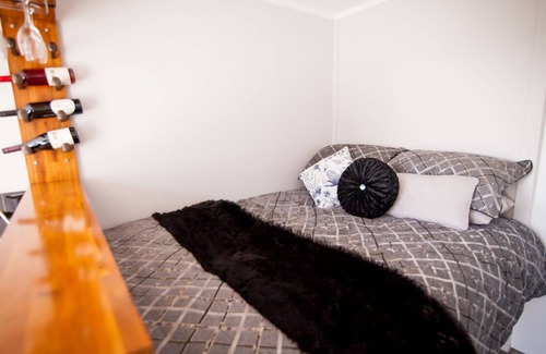 Glengarry Cabin | Deluxe Double Cabin (2 adults + 2 children)