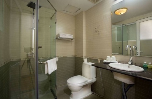 Old Quarter Hotel | Deluxe family room in the heart of the old quarter