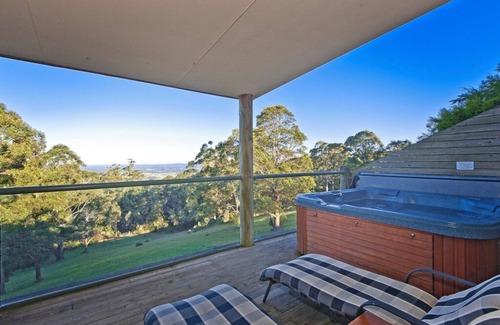 Ocean View House | Deluxe King Studio - Bluegum