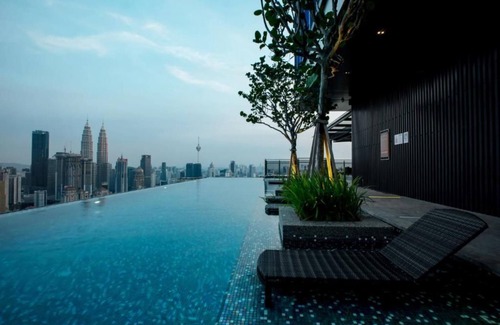 Titiwangsa Apartment | Deluxe King Suite with Twin Tower View 5