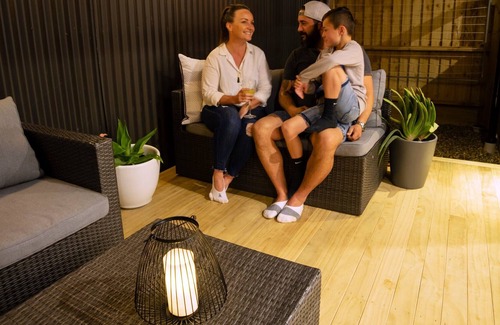 Hamilton North House | Deluxe, Modern Townhouse In Central Location - 3 Bedrooms All With Ensuite