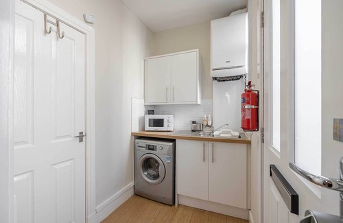 Falkirk Apartment | Deluxe One Bedroom Apartment