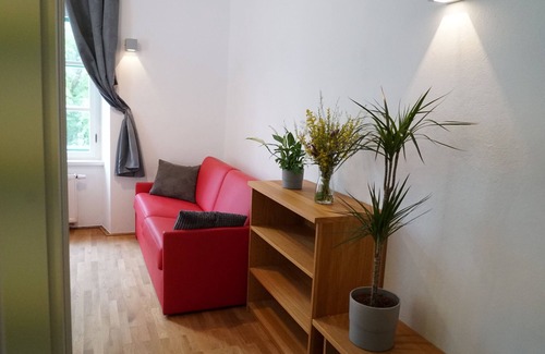 Kozarisce Apartment | Deluxe One-Bedroom Apartment with Castle View