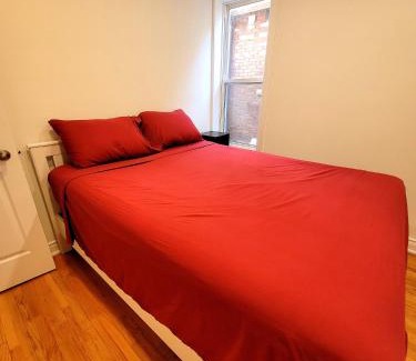 Brockton Village House | Deluxe Queen Rooms Downtown