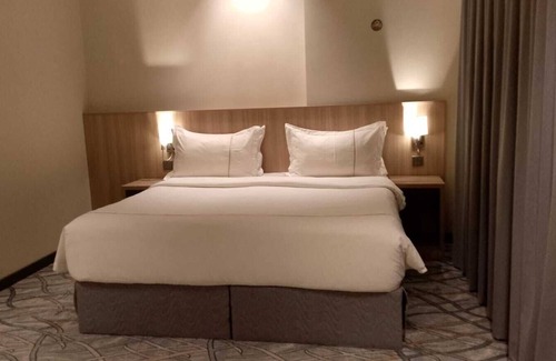 Mecca Hotel | Deluxe Room - King Bed or Twin - 001