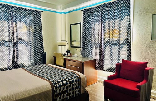 Theater District Hotel | Deluxe Room with Private Bathroom, Queen Bed, Free Wi-Fi, Near Union Square