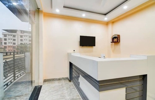 New Town Apartment | Deluxe Rooms Near Airport CC-2